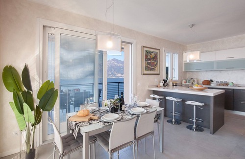 Torri del Benaco Apartment | Wally’s Terrace Apartment With Pool