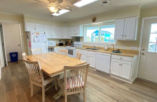 Caswell Beach House | Wanda's Wish/423 Caswell Beach Road - Coastal Vacation Resorts