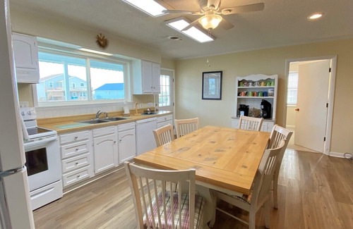 Caswell Beach House | Wanda's Wish/423 Caswell Beach Road - Coastal Vacation Resorts