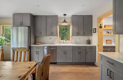 Wardsboro House | Wander In | Close to Mount Snow & Stratton