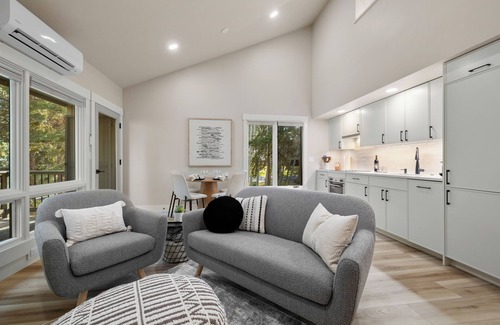 Century West Condo | Wanderlust Condo Bend - Mt Bachelor Village - BRAND NEW