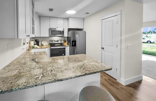 Laguna Beach Estates House | "Wanna Go Back" | Private Pool | Steps to the Beach
