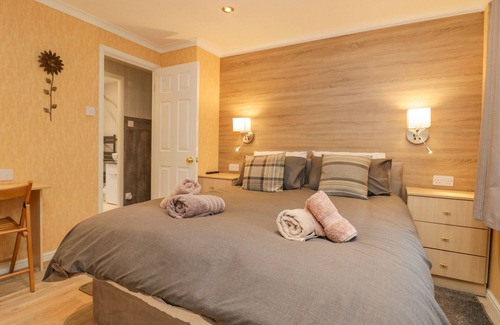 Troutbeck Cottage | WANSFELL VIEW, pet friendly, with hot tub in Troutbeck