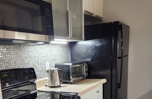 Oakland Park Condo | Want to get away and relax?