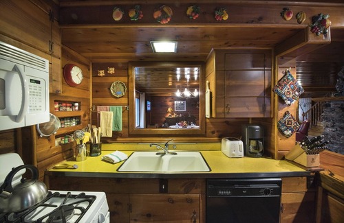 North Wawona Cabin | Wapiti (37), A large, well-equipped mountain home inside Yosemite National Park