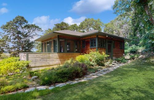 Waquoit Village House | Waquoit Bay Bungalow