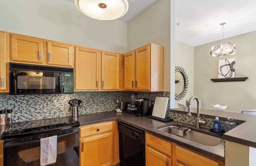 Glenwood South Condo | Warehouse District Modern Condo w/Private Garage