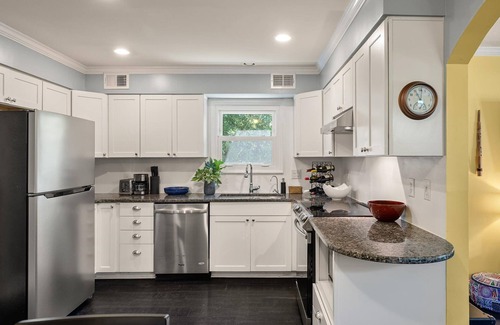 West Ashley House | Warm and Bright 4BR Home near Downtown Charleston