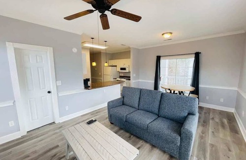 Central Myrtle Beach Apartment | Warm and Cozy 1BR condo at at MyrtleWoods