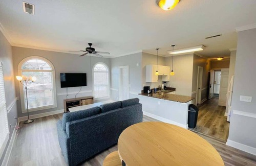 Central Myrtle Beach Apartment | Warm and Cozy 1BR condo at at MyrtleWoods