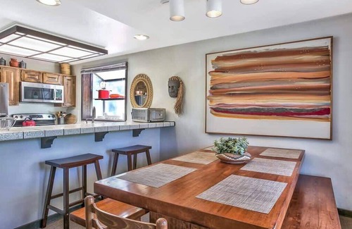 Olympic Valley Condo | Warm & Cozy Squaw Valley Condo close to Ski Resort