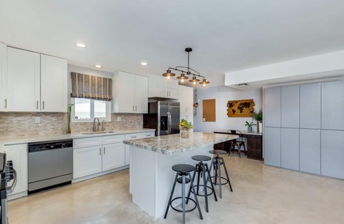 Tempe House | Warm Up This Winter in a Stylish Scottsdale/Tempe Home near ASU, Hiking, & Golf
