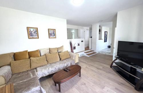 Saint-Hubert Apartment | Warm Welcome Home