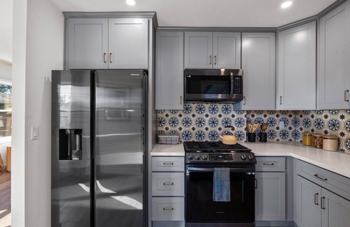 North Hollywood House | Warn Home. Front&Back yard. All Renovated. 5min From Burbank Airport
