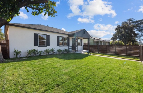 North Hollywood House | Warn Home. Front&Back yard. All Renovated. 5min From Burbank Airport
