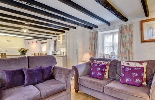 Dolton House | Warren Cottage - Two Bedroom House, Sleeps 4