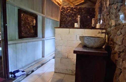 Candikuning Hotel | Warung Rekreasi Bedugul