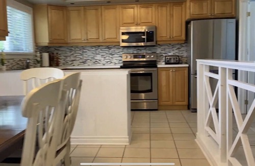 Wasaga Beach Cottage | Wasaga Cottage 2 min from beach 1! 5min from blueberry trail