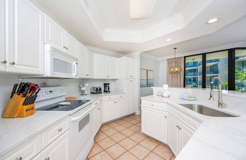 Orange Beach Condo | Watch Boats in the Bay! 2 Bedroom Condo in Orange Beach!