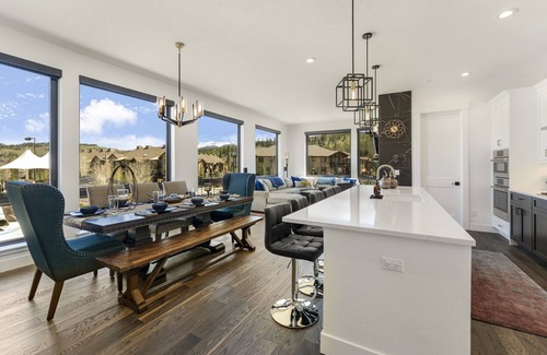 Winter Park House | Watch concerts from rooftop deck w private hot tub! Best downtown location!