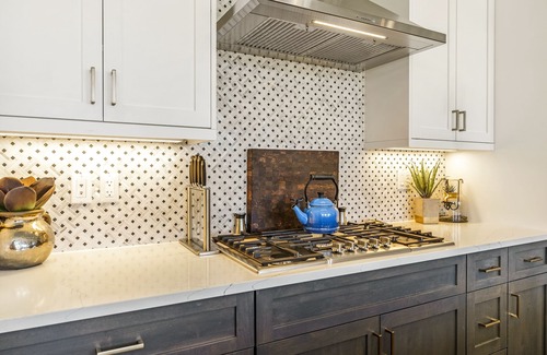 Winter Park House | Watch concerts from rooftop deck w private hot tub! Best downtown location!