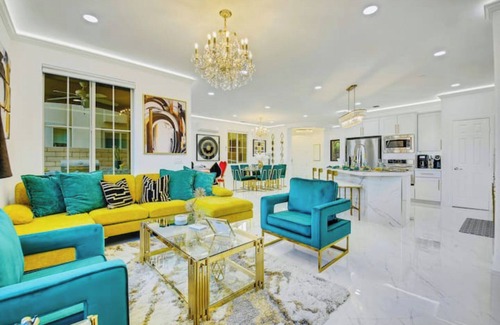 Indio House | Water Front Luxury/Steam Room+Pool+Spa+BBQ