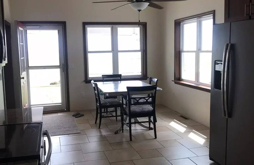 Harbor Beach House | Water House- Walking distance to beach/piers/bars