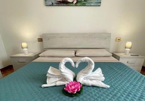 Bardello Apartment | Water Lily Apartment