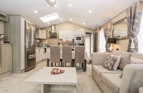 Troutbeck Bridge Cottage | WATER'S REACH, pet friendly, with pool in Troutbeck Bridge