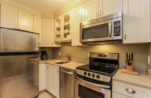 Saugatuck Apartment | Water Street Retreat