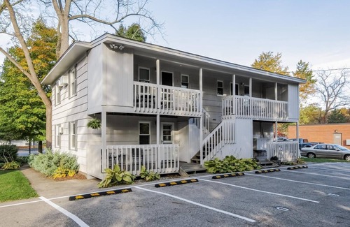 Saugatuck Apartment | Water Street Retreat