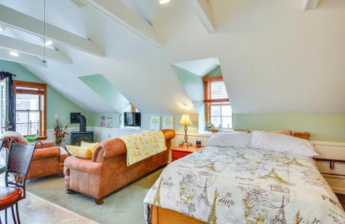 Sackets Harbor Apartment | Water-View Balcony Charming Lake Ontario Studio!