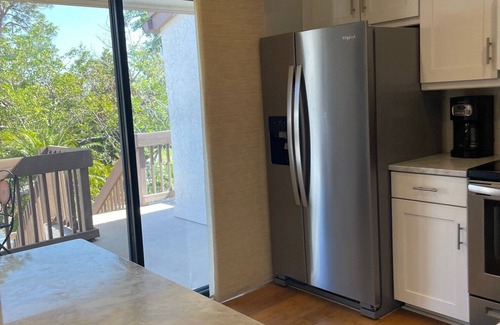 Venice Condo | Water View Updated 2-Bedroom Condo in Venice