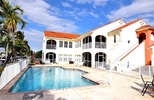 Caloosahatchee House | Water Views & Community Pool - Condo Casa Marbella - Roelens Vacations