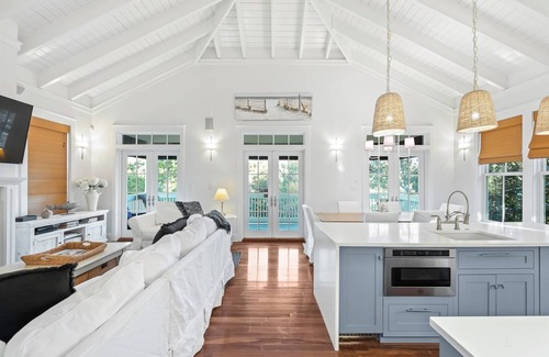 Cottage District House | WaterColor! Private Pool, Spa, LSV, & Bikes! Easy Walk to Seaside!