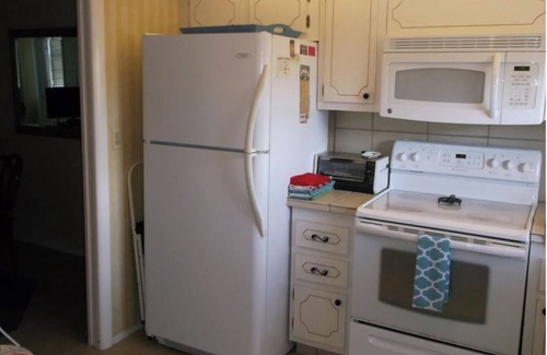 Madeira Beach Condo | Waterfront 2 bed/2 ba in 55+ resort, steps to pool & 1.5 mi to Madeira Beach!