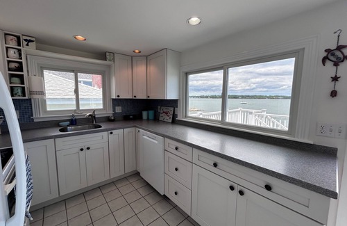 Mattapoisett House | Waterfront 2 Bedroom, 2 Bath - private beach - Aucoot Cove neighborhood - Mattapoisett