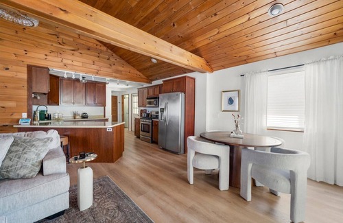 Blossvale House | Waterfront 3-Bedroom Home on Fish Creek
