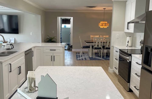 Apollo Beach House | Waterfront 3BR in Apollo Beach — Private Solar Pool, Dock & Boat Lift