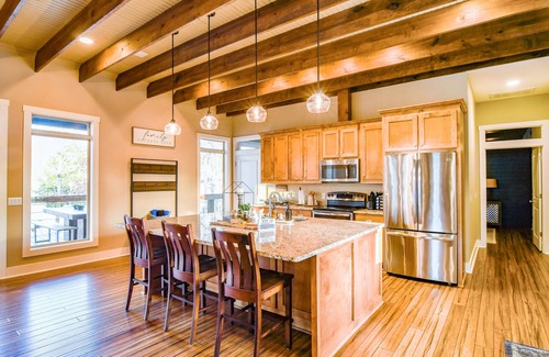 Double Springs House | Waterfront 4BR Getaway | Dock,Kayak & Cozy Firepit