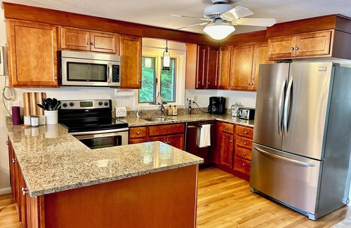 Harrison Cottage | Waterfront 5 bedrooms: 3-bedroom cottage plus 2 bedroom Guest House in Harrison