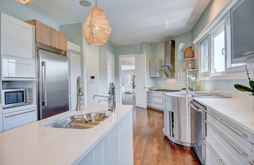 Northeast Virginia Beach Villa | Waterfront 5BR Luxury Retreat w/Pool,Chef’s Kitchen–Sleeps 14 in Virginia Beach