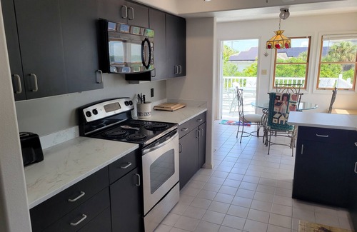 Venice House | WaterFront, access to the gulf , Atlanta Braves baseball golf courses