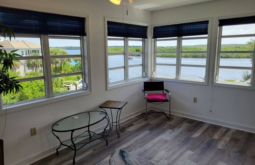 Venice House | WaterFront, access to the gulf , Atlanta Braves baseball golf courses