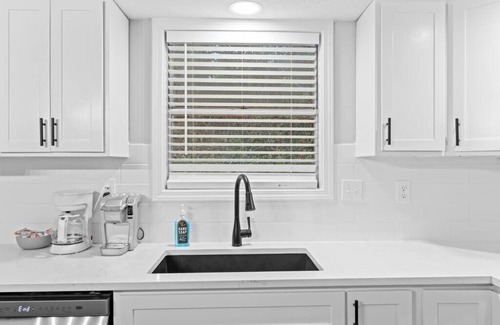 Osage Beach House | Waterfront at Grand Glaize Dock Hot Tub