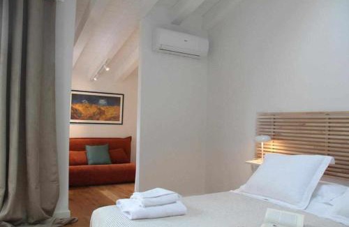 Venezia Nuova Apartment | Waterfront balcony I Grani 4 Resort Style Suite