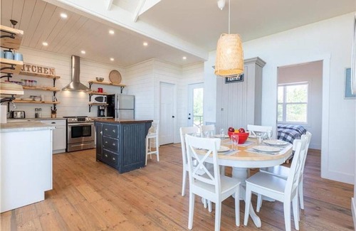 Malpeque Cottage | Waterfront Beach House On Malpeque Bay, 7 Minutes To Cabot Beach Provincial Park