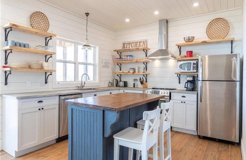 Malpeque Cottage | Waterfront Beach House On Malpeque Bay, 7 Minutes To Cabot Beach Provincial Park