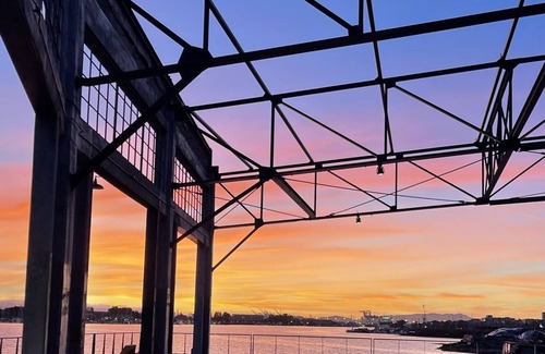 Oakland Apartment | Waterfront Building with Amazing Views