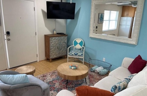 Marco Island Condo | WATERFRONT COMPLEX-SLEEPS 4. WALK TO AREA RESTAURANTS AND SHOPS.